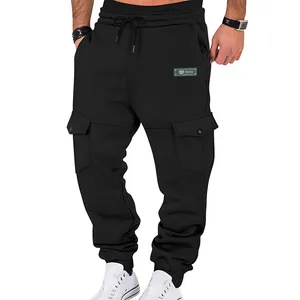 Schwarze, dick gefütterte Cargo-Hose für Herren mit praktischem Multi-Pocket-Design