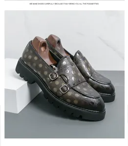 Chaussures élégantes en cuir à pois de style britannique avec semelles compensées