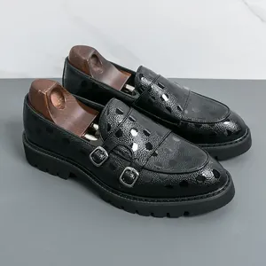Mocassins pour Hommes Style Britannique Bout Pointu Chaussures Casual en Cuir PU Couleur Unie Semelle Epaisse