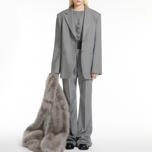 Professional grey business suit set with premium urea buttons for a sophisticated style.