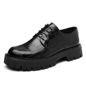 Chaussures formelles en cuir noir pour hommes à motif crocodile avec semelle plateforme