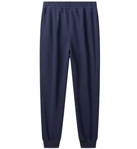 Helder vooraanzicht van een effen marineblauwe joggingbroek met elastische taille