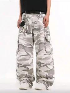 Loose wide-leg camouflage cargo pants with multiple pockets and vintage washed style