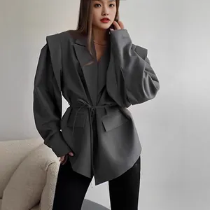 Blazer grigio moderno con cintura da donna, cappotto moda scollo a V autunno inverno