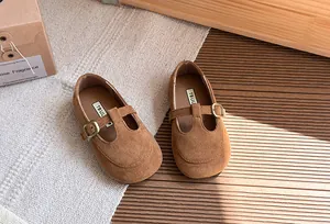 Scarpe Mary Jane vintage in camoscio marrone per bambine con cinturino a T e suola