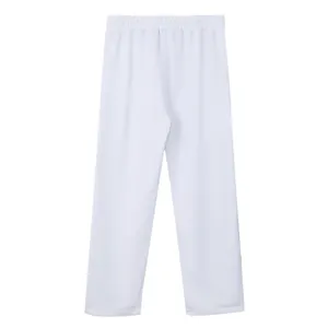 Gedetailleerd achteraanzicht van witte losse rechte heren vrijetijdsbroek met knopen