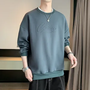 Sweatshirt décontracté pour homme en vert gris foncé avec logo embossé et col rond