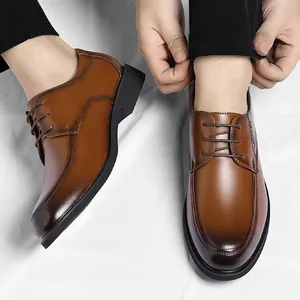Elegant brown gradient men's business dress shoes with a stylish lace-up design