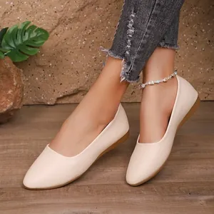 Eleganti ballerine beige da donna senza lacci con suola piatta e design casual