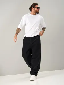 Stylish men's loose straight-leg black denim jeans in plus size for casual streetwear