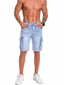 Pantaloncini cargo in denim azzurro da uomo con tasche multiple e stile casual americano trendy