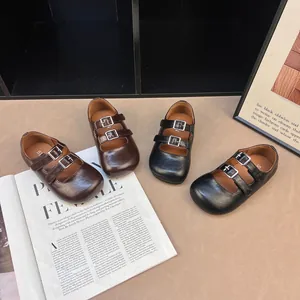 Scarpe Mary Jane vintage da ragazza con doppi cinturini in nero e marrone elegante