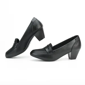 Chaussures de travail noires classiques pour femmes avec bout rond et talon bloc élégant