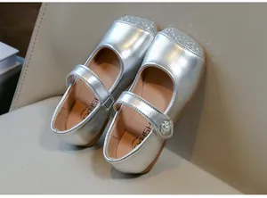 Elegante silberne Mary Jane Prinzessinnenschuhe für Mädchen mit glitzernder Zehenkappe