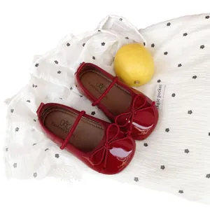 Eleganti ballerine in vernice rossa per bambine con fiocco, stile da piccola principessa
