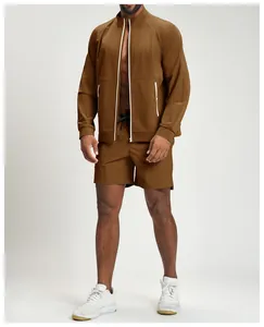 Braunes Sportjacken- und Shorts-Set für Herren mit Stehkragen zum Wandern und Freizeit