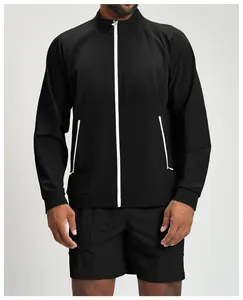 Schwarze Herren-Sportjacke aus Recyclingmaterial mit weißem Kontrast-Reißverschluss