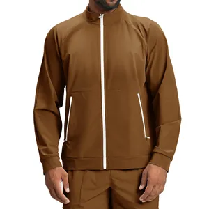 Herren braune Sportjacke aus Recyclingmaterial mit Stehkragen für Outdoor-Wanderungen