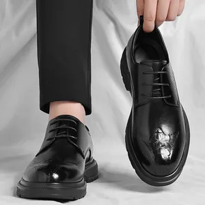 Men's black business formal leather shoes with embossed crocodile pattern and lace-up