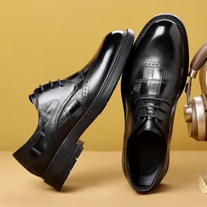 Black men's embossed cowhide brogue dress shoes for business and wedding occasions