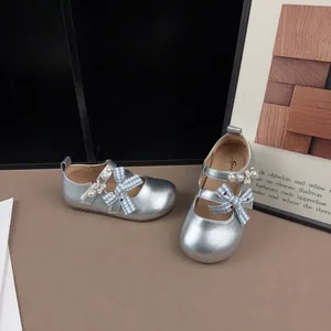 Scarpe da principessa Mary Jane argento per bambine con fiocchi scozzesi e perle