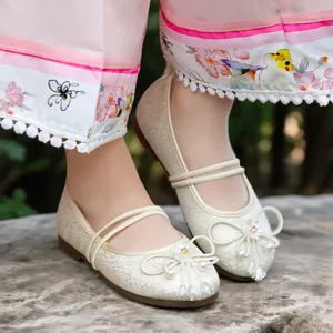 Girls Ethnic Embroidered Hanfu Shoes Mesh Breathable Flat Soft Sole Shoes With Pearl Tassels For Summer Kids Fashion