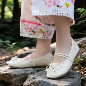 Traditional breathable mesh Hanfu flat shoes with floral embroidery and pearl decor