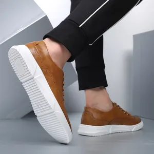 Ανδρικά καφέ δερμάτινα παπούτσια brogue μέγεθος 48 με παχιές λευκές αντιολισθητικές σόλες