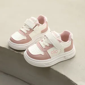 Modische rosa und weiße Kinder-Sportschuhe mit dicker Sohle für Jungen und Mädchen