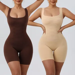 Seamless tummy control shapewear bodysuit with wide straps and butt lifting effect