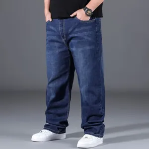 Jeans blu oversize da uomo a gamba dritta con vestibilità comoda e lavaggio denim sportivo