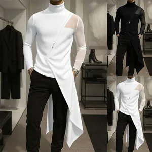 Λεπτομέρεια του ανδρικού ζιβάγκο slim fit με διχτυωτά πάνελ και ασύμμετρο τελείωμα
