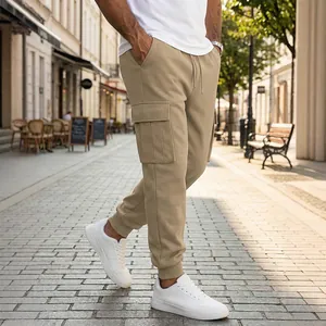 Pantalón cargo jogger caqui para hombre con múltiples bolsillos y cordón