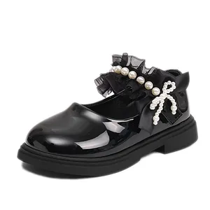 Eleganti scarpe in vernice nera per bambina Mary Jane con fiocco di perle e pizzo raffinato