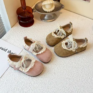 Chaussures de princesse pour filles avec dentelle délicate et nœud perlé en rose et olive