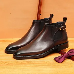 Botas Chelsea de cuero retro para hombre con hebilla metálica y forro cálido