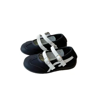 Chaussures Mary Jane pour enfants avec contraste en maille et design de bout rond plat