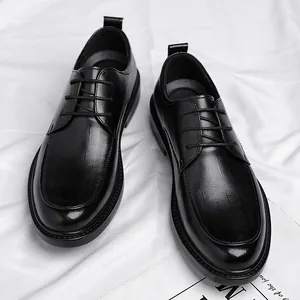 Klassische schwarze Business-Herrenschuhe aus strukturiertem Leder für Hochzeiten