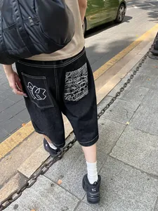 Herren Vintage Baggy Denim Shorts in Schwarz mit weißen Kontrastnähten und Stickerei-Detail