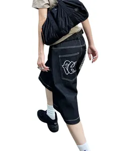 Locker sitzende amerikanische Retro-Hip-Hop-Bestickte-Denim-Capris mit Kontrastnähten
