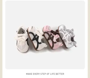 Atmungsaktive Baby-Laufschuhe aus Mesh in verschiedenen Farben mit weicher Sohle