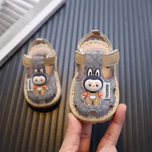 Zapatos de verano para bebé con suela blanda y diseño de conejo de dibujos