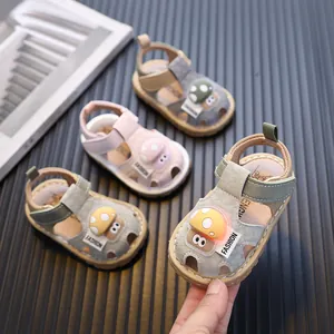 Chaussures de Premier Pas pour Bébé Sandales d'Été Champignon de Dessin Animé LED Lumineux Couineur Semelle Souple Antidérapante pour Garçons Filles