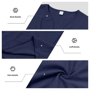 Détails de l'encolure, des poignets et de l'ourlet d'un t-shirt homme bleu marine à col en V