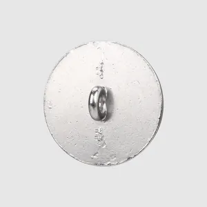 Bouton en métal argenté haut de gamme avec finition texturée élégante pour vêtements de luxe