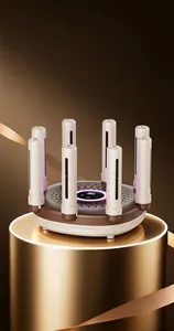 Moderner automatischer Mehrrohr-Schuhtrockner und Deodorant auf einem goldenen Sockel