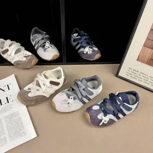 Scarpe da ginnastica traspiranti per bambini con fiocchi di perle in vari colori