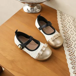 Chaussures de princesse élégantes pour filles avec bout doré et détail de nœud chic