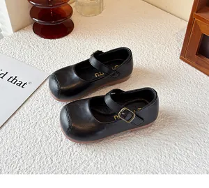 Elegant black British style Mary Jane princess shoes for girls with soft soles.