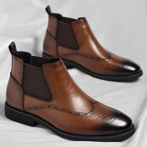 Men's Retro British Brogue Chelsea Boots Faux Leather Wingtip Carved Ankle Boots Warm Plush Lining Anti-Slip Rubber Sole Short Boots For Business Casual Wear
